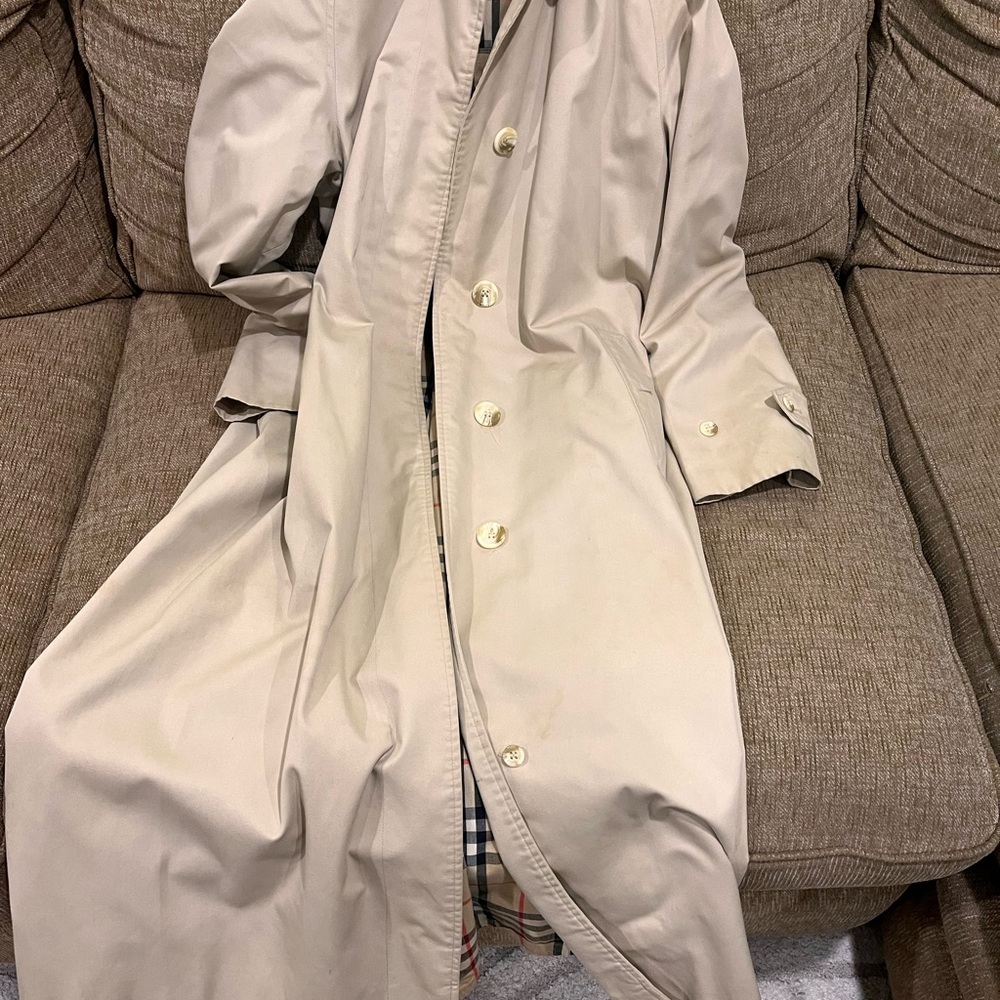 Burberry Classic Beige Trench Coat
